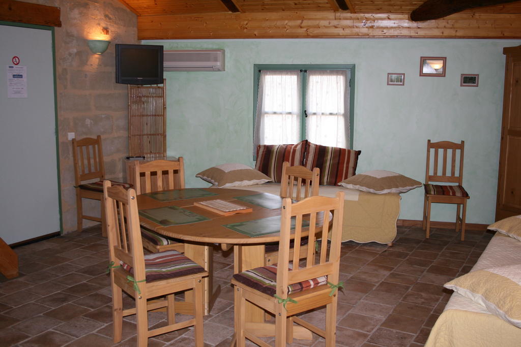 Bastide De La Treille Βίλα Montaren-et-Saint-Médiers Δωμάτιο φωτογραφία